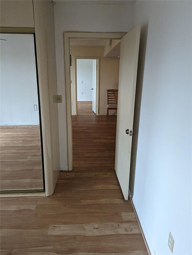 Foto del edificio - 5570 NW 44th St