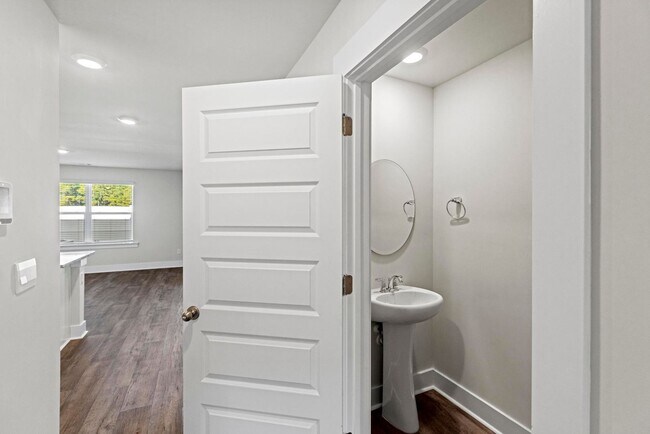 Foto del edificio - Brand New Townhome- Bike to the beach!!! **MOVE-IN SPECIAL**