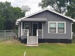 Primary Photo - 2906 Sledge St