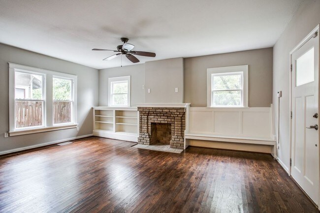 Building Photo - Bishop Arts Beautiful 2 Bedroom