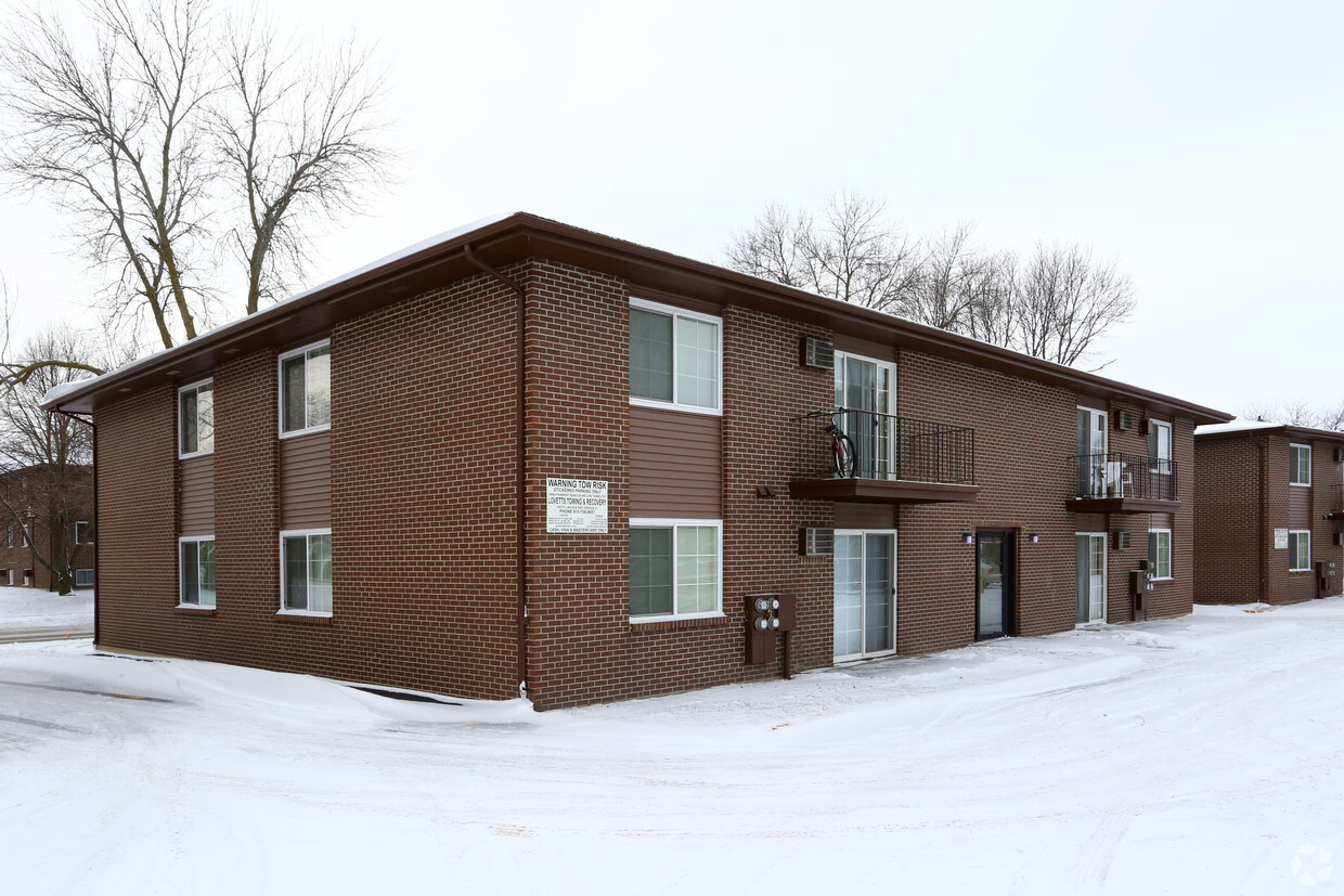 Foto del edificio - Husky Ridge Apartments