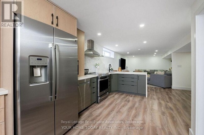 Building Photo - 14 Gower Rd