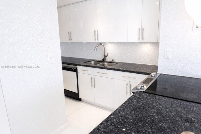 Building Photo - 880 NE 69th St