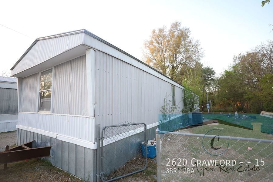 Primary Photo - 2620 Crawford Dr
