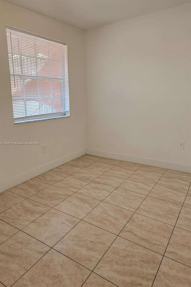 Foto del edificio - 747 NW 13th Ave