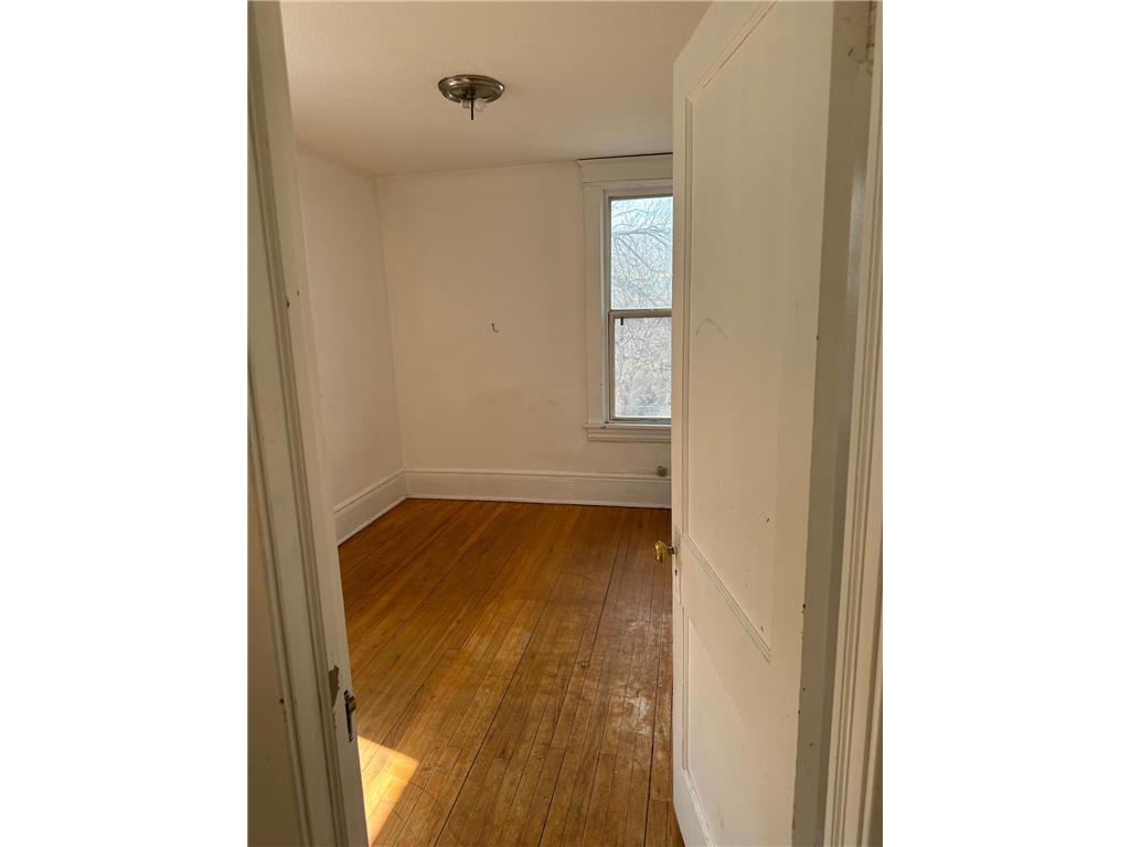Building Photo - 417 N Roy St