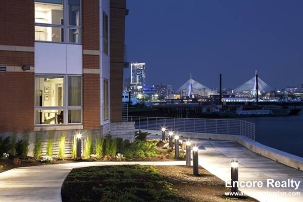 Foto del edificio - 126 Border St