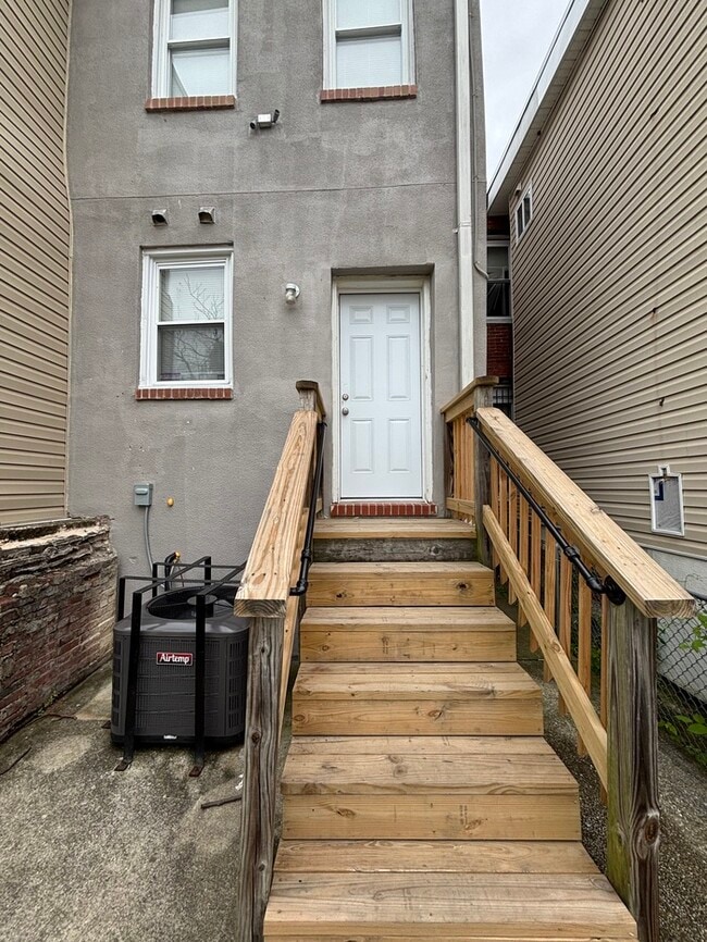 Building Photo - 1308 N Chester St