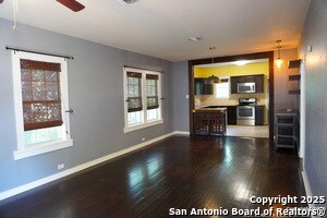 Foto del edificio - 419 W Lullwood Ave
