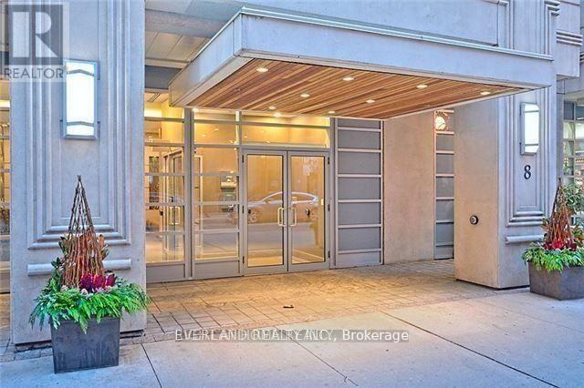 Building Photo - 8 Scollard St