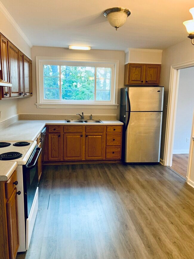 Foto del edificio - 8313 Vernelle Ln