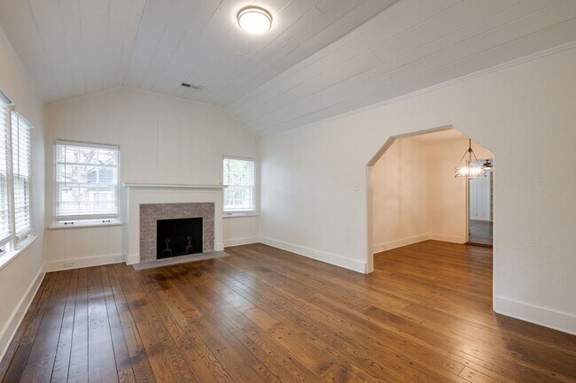 Building Photo - 228 Palisade St