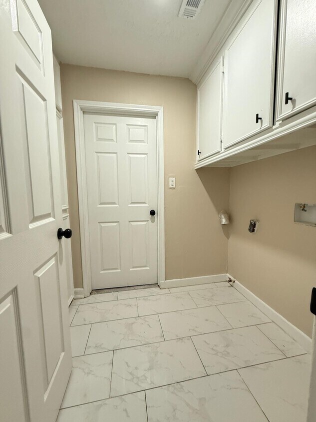 Building Photo - 22610 Smokey Hill Dr