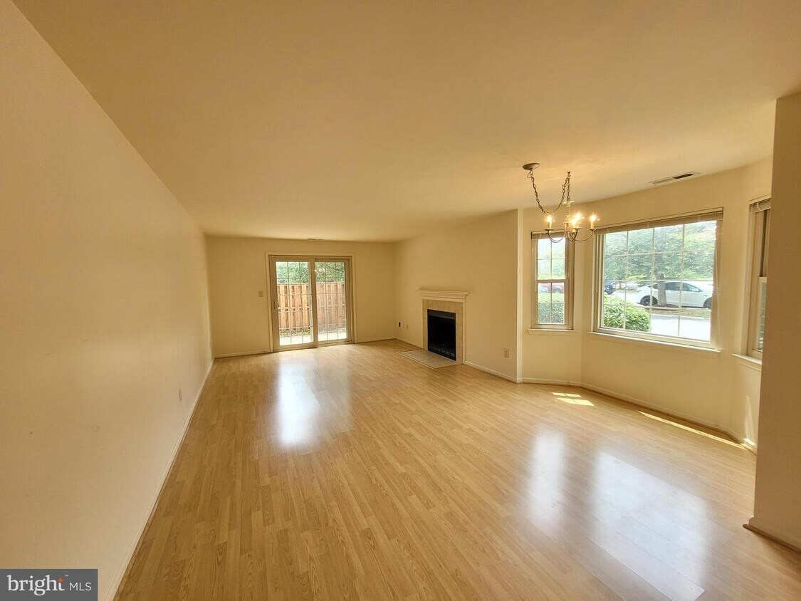 Primary Photo - 3601 Waltham Ct