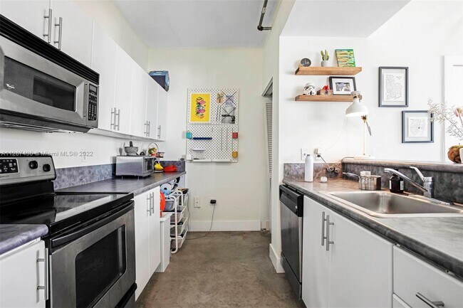 Foto del edificio - 455 NE 25th St