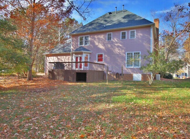 Foto del edificio - Spectacular & Spacious 4 Bedroom, 3 Bathroom Home in Durham with 1st Floor Bedroom!