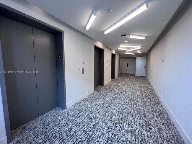 Foto del edificio - 5250 NW 84th Ave