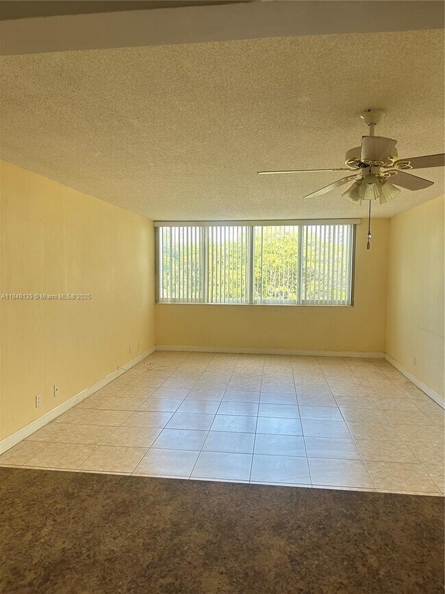 Building Photo - 9143 SW 77th Ave