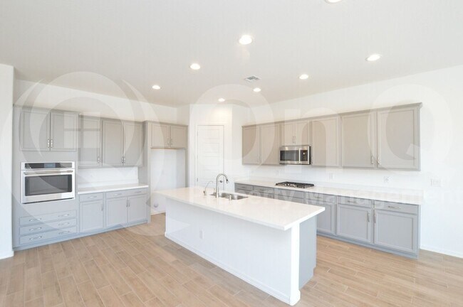 Building Photo - 14143 West Cottontail Ln