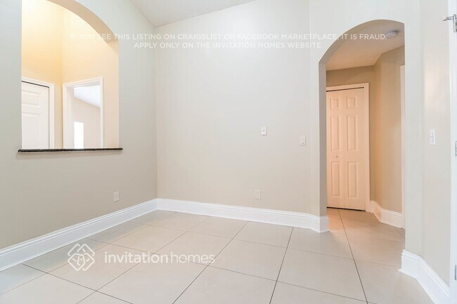 Building Photo - 7918 Hidden Hollow Dr