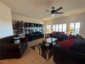 Building Photo - 860 Canterra St