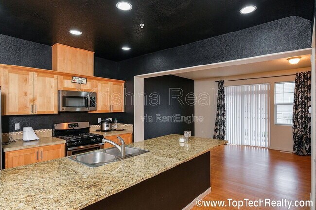 Photo - 477 NE Edgeway Drive Townhome