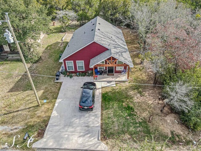 Building Photo - 1823 Hidden Valley Rd
