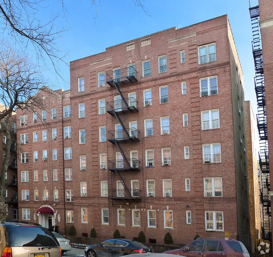 Primary Photo - 415 E 17th St