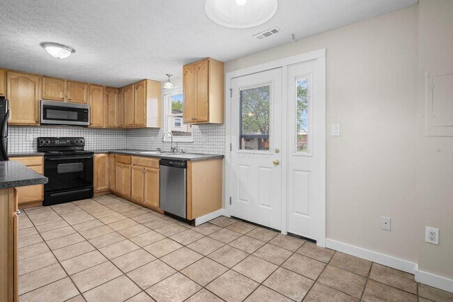 Foto del edificio - 7504 Stonetrail Way