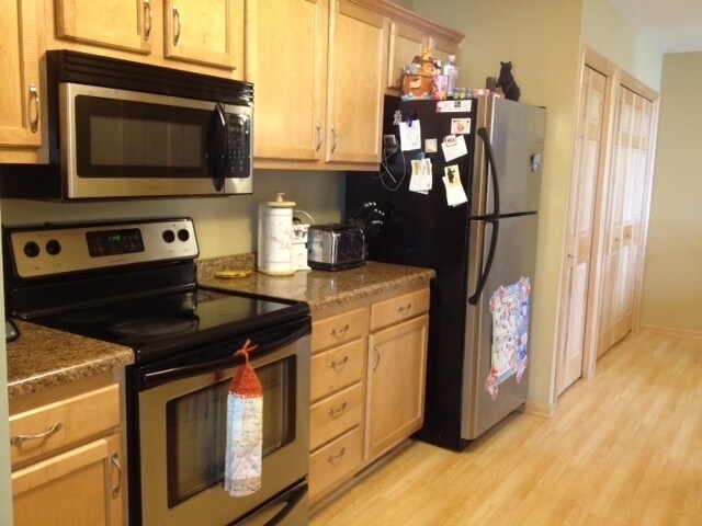 Foto del edificio - Nice End Unit town home in a small neighbo...
