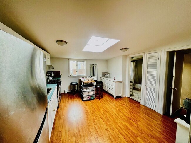 Foto del edificio - 37 Mystic St