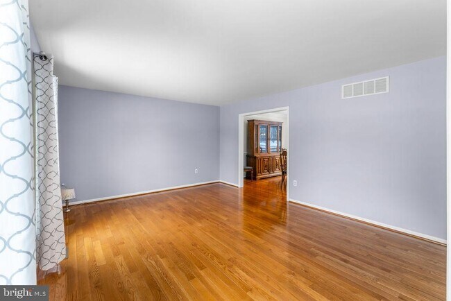 Foto del edificio - 8009 Frontier Dr