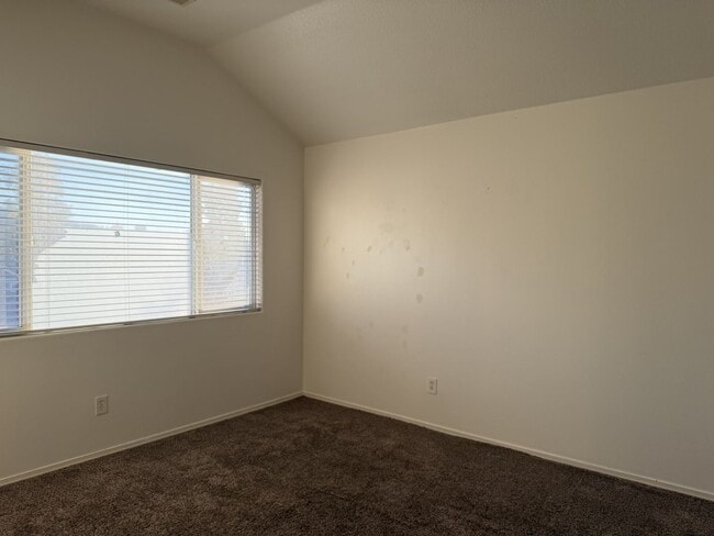 Foto del edificio - 3 Bedrooms Townhouse for Rent