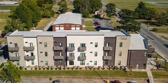 Foto del edificio - 726 E Emma Ave