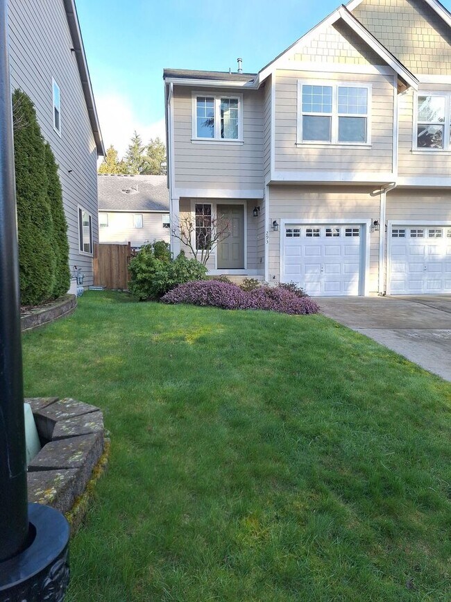 Foto del edificio - Central Valley Area - 2 Story Home (3Bed, 2.5 Bath)