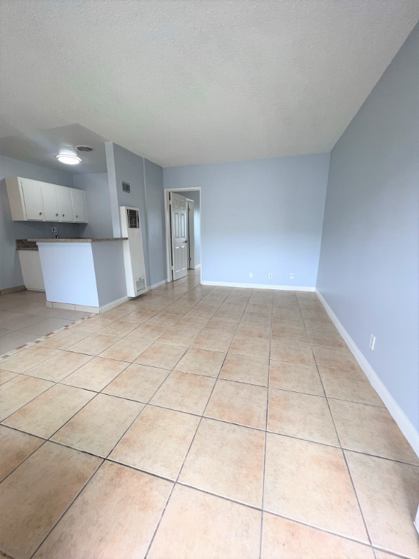 Foto principal - 10932 Palma Vista Ave