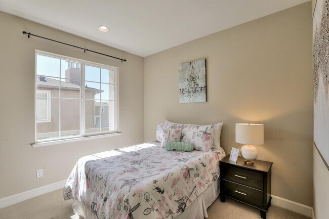 Building Photo - 1601 Murasky Pl