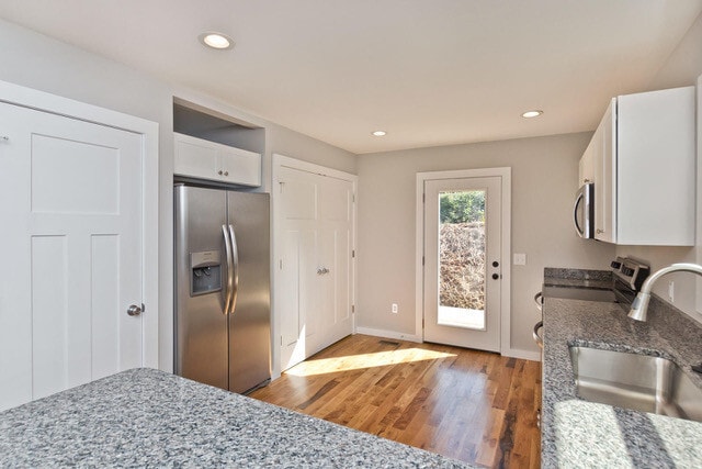 Building Photo - Newer Construction Close to Downtown Asheville