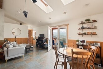 Building Photo - 2800 Cedar Dr