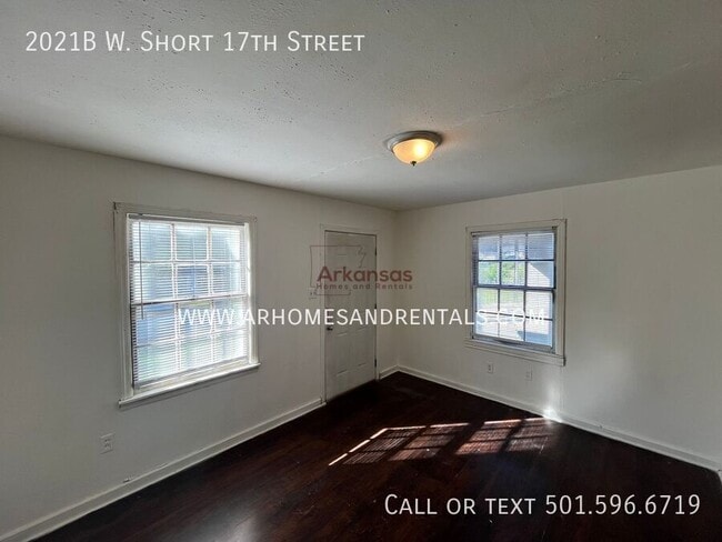 Building Photo - 2021 W Short 17th St