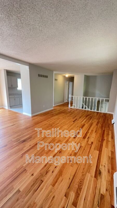 Building Photo - 8105 NE San Rafael Dr