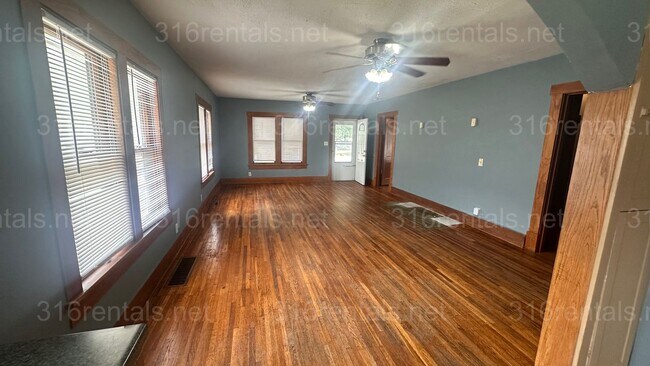 Foto del edificio - $1595 - 5 bed 2 bath - Single Family Home ...