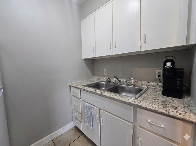 Foto del edificio - 475 W Grand Ave