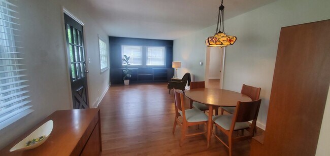 Foto del edificio - 425 Ingleside Ave