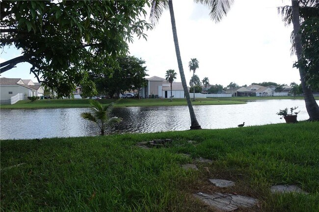 Foto del edificio - 13936 Langley Pl