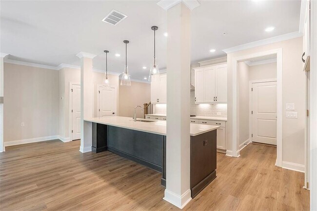Foto del edificio - 535 Clover Ln
