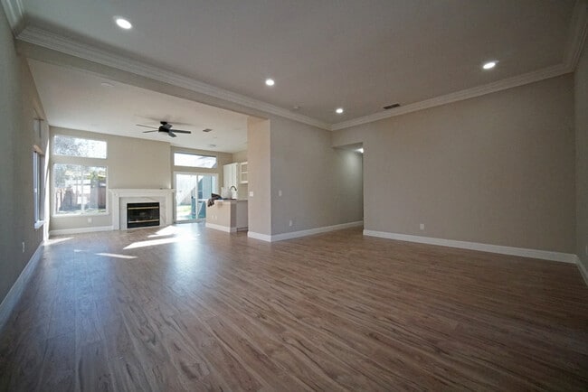 Building Photo - 6624 Di Lusso Dr
