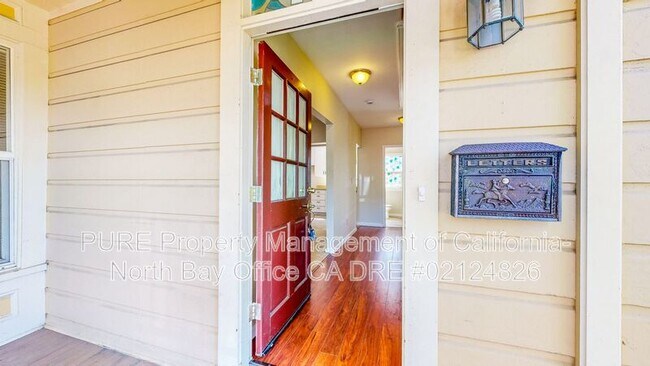 Building Photo - 714 Humboldt St