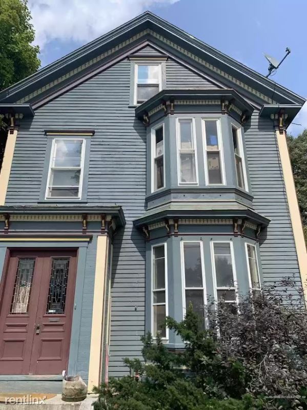 Primary Photo - 4 br, 2.5 bath House - 114 Elm St