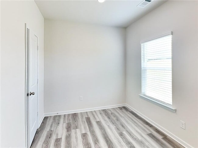Building Photo - 1000 Claas Wy